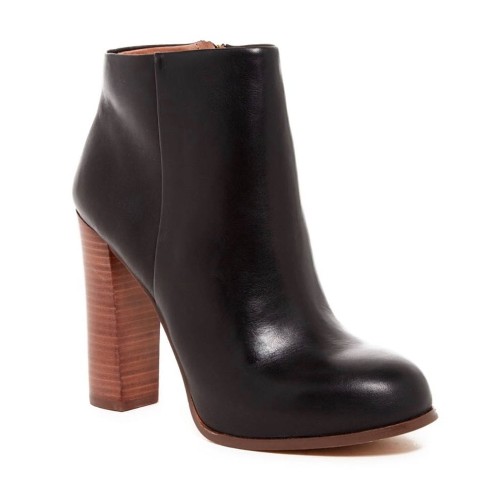 Vince Camuto black leather booties
